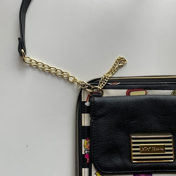 BETSY Johnson Crossbody Bag - Picture 17 of 17